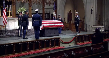 URMARESTE LIVE. Americanii ii aduc ultimul omagiu lui George Bush. Cum si-a luat George Bush Jr. adio de la tatal sau. Discurs emotionant - VIDEO URMARESTE LIVE. Americanii ii aduc ultimul omagiu lui George Bush. Cum si-a luat George Bush Jr. adio de la tatal sau. Discurs emotionant - VIDEO