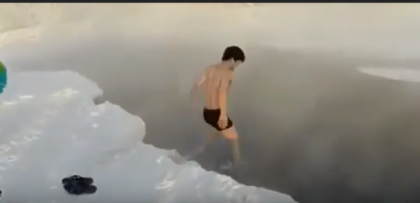 Orasul din Rusia in care turistii vin sa faca baie la -60 de grade Celsius - VIDEO