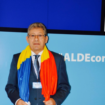 Mihai Ghimpu, despre Valeriu Munteanu: "N-as vrea sa cred, ca si Valeriu a fost constrans, ca si ceilalti colegi de candva, sa loveasca in PL..." Mihai Ghimpu, despre Valeriu Munteanu: "N-as vrea sa cred, ca si Valeriu a fost constrans, ca si ceilalti colegi de candva, sa loveasca in PL..."