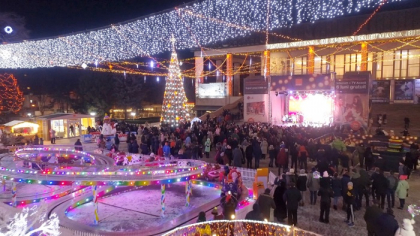 Traieste magia sarbatorilor de iarna in oraselul de Poveste Orange - VIDEO