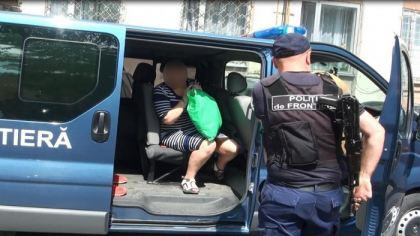 O femeie din Rusia, care era data in cautare internationala, a fost retinuta in Moldova si extradata autoritatilor ruse. De ce e acuzata - FOTO