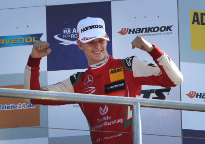 Michael Schumacher "nu mai este imobilizat la pat". Anuntul facut de presa internationala