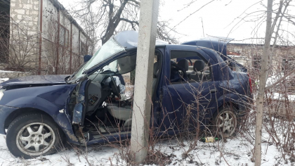 Imagini socante de la locul accidentului de la Gura Galbenei, unde cei doi soti si-au pierdut viata, iar fetita lor de 5 ani a ajuns la spital - GALERIE FOTO