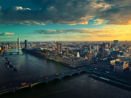 Brexitul darama economia Marii Britanii si o baga in recesiune. Anuntul facut de agentia de evaluare Fitch Ratings