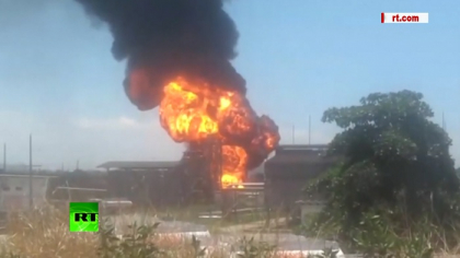 Un incendiu de proportii a distrus cel putin sase camioane cisterna aflate in interiorul unei rafinarii din orasul Rio de Janeiro