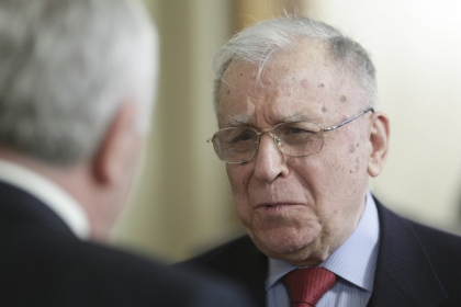 Dosarul Revolutiei: Ion Iliescu a fost inculpat. Procesul Ceausestilor, "simulat"