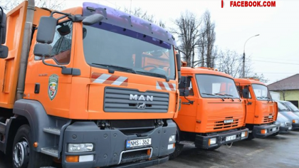 Parcul regiei Autosalubritate a fost innoit cu 12 autospeciale de model MAZ cumparate din Belarus - VIDEO
