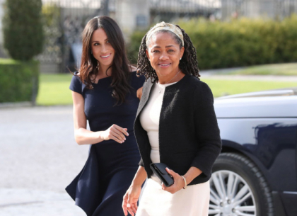 Regina Elisabeta, jignita de mama lui Meghan Markle. Ce mesaj i-a trimis inainte de Craciun Regina Elisabeta, jignita de mama lui Meghan Markle. Ce mesaj i-a trimis inainte de Craciun