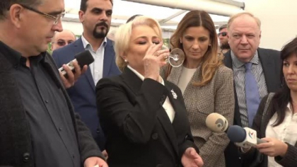 Razi cu lacrimi! Ultima gafa facuta de Viorica Dancila. Ce a spus despre Iohannis Razi cu lacrimi! Ultima gafa facuta de Viorica Dancila. Ce a spus despre Iohannis