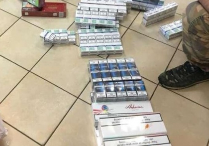 Femeie prinsa cu 42 de pachete de tigari la ea. Ce ascundea sotul ei