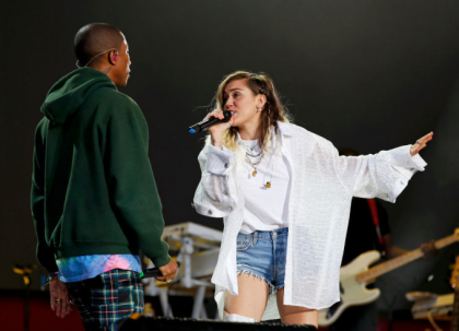 Miley Cyrus a anuntat pe net ca s-a maritat. Cand ar fi avut loc de fapt nunta