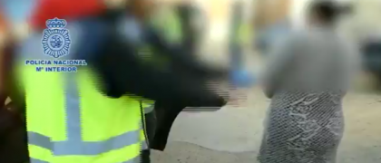 Drama unui roman de 16 ani, obligat sa se prostitueze chiar de familia lui in Spania Drama unui roman de 16 ani, obligat sa se prostitueze chiar de familia lui in Spania