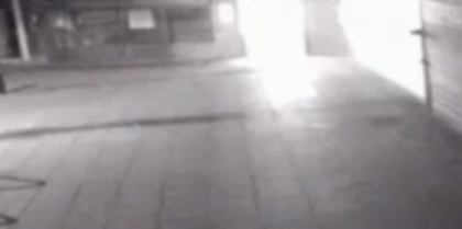 Hotii care au aruncat in aer bancomatul din Brasov au folosit metoda spargatorilor din UK Hotii care au aruncat in aer bancomatul din Brasov au folosit metoda spargatorilor din UK