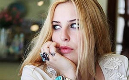 Scout Willis, fiica lui Demi Moore si a lui Bruce Willis, protesteaza topless impotriva Instagram Scout Willis, fiica lui Demi Moore si a lui Bruce Willis, protesteaza topless impotriva Instagram