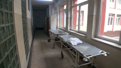 Dosar penal in cazul pacientului mort dupa ce a fost scapat de pe targa