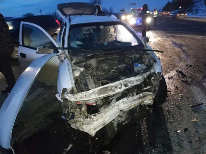 Doua masini s-au ciocnit violent in apropiere de Rusestii Noi. Trei persoane au avut nevoie de ingrijire medicala - FOTO Doua masini s-au ciocnit violent in apropiere de Rusestii Noi. Trei persoane au avut nevoie de ingrijire medicala - FOTO