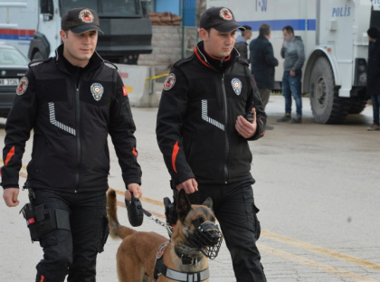 Aproape 200 de oameni arestati in Turcia, din cauza ca aveau o aplicatie pe telefon Aproape 200 de oameni arestati in Turcia, din cauza ca aveau o aplicatie pe telefon