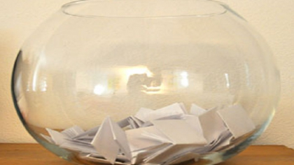 A fraudat regulamentul. Ce spun responsabilii de la un centru comercial din capitala, despre barbatul care a fost desemnat de mai multe ori castigator la tombolele organizate acolo A fraudat regulamentul. Ce spun responsabilii de la un centru comercial din capitala, despre barbatul care a fost desemnat de mai multe ori castigator la tombolele organizate acolo