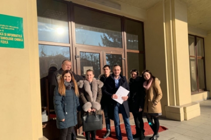 Medicul Mihai Stratulat, candidat PD pe circumscriptia care cuprinde sectoarele Centru si Buiucani din Chisinau, a depus din nou listele cu semnaturi la CECE: "V-am zis ca nu renunt" - FOTO