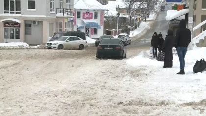 Inceputul saptamanii vine cu lapovita si ninsoare. Meteorologii anunta ca vor cadea precipitatii in nordul si centrul tarii Inceputul saptamanii vine cu lapovita si ninsoare. Meteorologii anunta ca vor cadea precipitatii in nordul si centrul tarii