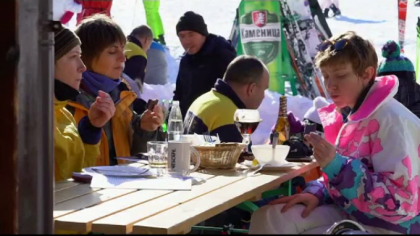 Folosirea vaselor din plastic, interzisa intr-o statiune de schi populara in Bulgaria Folosirea vaselor din plastic, interzisa intr-o statiune de schi populara in Bulgaria
