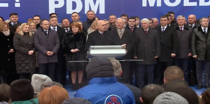 Partidul Democrat s-a lansat in campania electorala, fara sa anunte ora si locul evenimentului. Vlad Plahotniuc: "Nu ne-am invatat sa gestionam inca si timpul de afara, dar o s-o facem si pe asta"  - FOTO/VIDEO