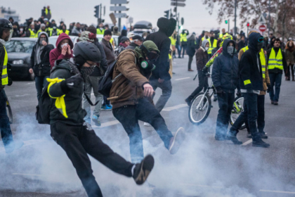 A 11-a saptamana de proteste, in Franta. 22.000 de "veste galbene" au iesit in strada - VIDEO