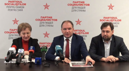 Socialistii spun ca in plina campanie electorala unele partide corup alegatorii cu daruri. Membrii PSRM, au evitat sa precizeze, insa, spre care formatiuni se indreapta acuzatiile lor