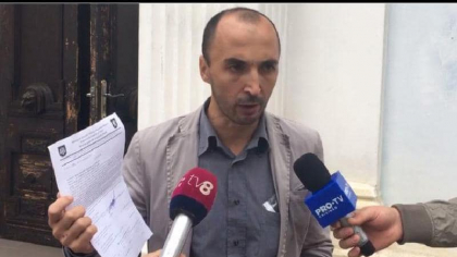 Gheorghe Petic, escortat la CEC: a fost inregistrat oficial pe listele blocului ACUM pentru parlamentarele din 24 februarie Gheorghe Petic, escortat la CEC: a fost inregistrat oficial pe listele blocului ACUM pentru parlamentarele din 24 februarie