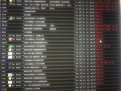 Haos pe aeroportul International Chisinau din cauza cetii. Mai multe curse au fost anulate - FOTO