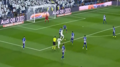 Real Madrid obtine a cincea victorie consecutiva si se apropie la doua puncte de Atletico. Aseara, galacticii s-au impus cu 3 la 0 in fata lui Alaves - VIDEO Real Madrid obtine a cincea victorie consecutiva si se apropie la doua puncte de Atletico. Aseara, galacticii s-au impus cu 3 la 0 in fata lui Alaves - VIDEO