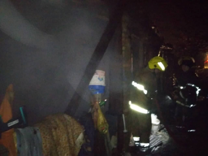 Incendiu de proportii la Causeni. Pompierii au salvat trei persoane si au scos din casa o butelie de gaz care risca sa explodeze Incendiu de proportii la Causeni. Pompierii au salvat trei persoane si au scos din casa o butelie de gaz care risca sa explodeze