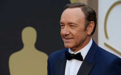 Telefonul unui spectator a inceput sa sune in timpul unei piese de teatru cu Kevin Spacey. Replica memorabila a actorului Telefonul unui spectator a inceput sa sune in timpul unei piese de teatru cu Kevin Spacey. Replica memorabila a actorului