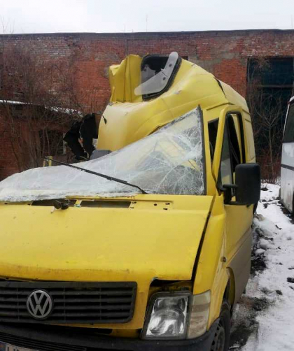 Corpurile neinsufletite ale moldovenilor decedati in accidentul din Vinita vor fi aduse astazi acasa. Patru persoane raman internate - FOTO Corpurile neinsufletite ale moldovenilor decedati in accidentul din Vinita vor fi aduse astazi acasa. Patru persoane raman internate - FOTO