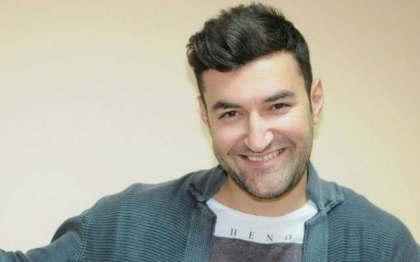 Smiley si fina lui, Sofia. Imaginea de 100 de mii de like-uri cu antrenorul de la "Vocea Romaniei" si fetita lui Pavel Bartos Smiley si fina lui, Sofia. Imaginea de 100 de mii de like-uri cu antrenorul de la "Vocea Romaniei" si fetita lui Pavel Bartos
