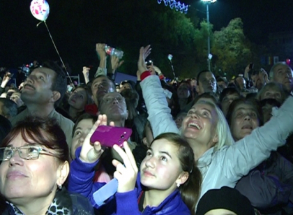 Focuri de artificii impresionante deasupra Chisinaului. Momentul in care toti au privit spre cer Focuri de artificii impresionante deasupra Chisinaului. Momentul in care toti au privit spre cer