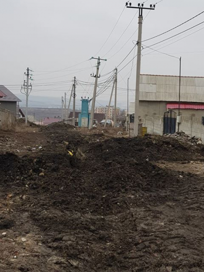 De aproape 2 luni trei strazi din Bubuieci sunt inpracticabile din cauza lucrarilor executate de Chisinau Gaz - FOTO De aproape 2 luni trei strazi din Bubuieci sunt inpracticabile din cauza lucrarilor executate de Chisinau Gaz - FOTO