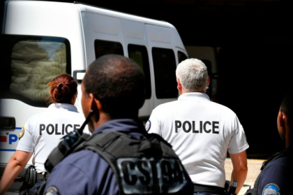 Si-a decapitat mama, apoi i-a pus capul in cuptor. Filmul unei crime oribile, la Paris Si-a decapitat mama, apoi i-a pus capul in cuptor. Filmul unei crime oribile, la Paris