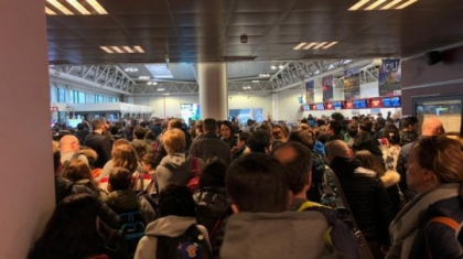 Incendiu pe aeroportul Ciampino din Roma. Pasagerii au fost evacuati Incendiu pe aeroportul Ciampino din Roma. Pasagerii au fost evacuati