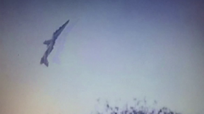 Momentul in care doua avioane se ciocnesc in zbor, la un show aerian - VIDEO Momentul in care doua avioane se ciocnesc in zbor, la un show aerian - VIDEO