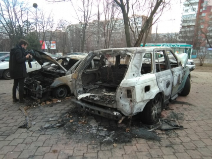Nu a mai ramas nimic din ele. Range Rover-ul si Hyundai-ul, care au ars noaptea trecuta intr-o parcare din capitala, distruse in totalitate de flacari. Cum arata acestea Nu a mai ramas nimic din ele. Range Rover-ul si Hyundai-ul, care au ars noaptea trecuta intr-o parcare din capitala, distruse in totalitate de flacari. Cum arata acestea