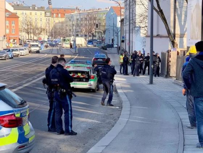 Incident armat in München: Doua persoane au murit Incident armat in München: Doua persoane au murit