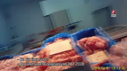 Filmare cu camera ascunsa la "Ghetarie". Carne vanata cu pete, garantata pana in 2020 - VIDEO/FOTO