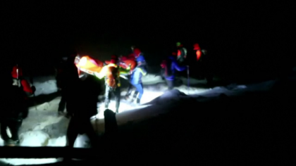 Barbat ingropat de viu in zapada de o avalansa, in timp ce schia. Cum a fost gasit Barbat ingropat de viu in zapada de o avalansa, in timp ce schia. Cum a fost gasit