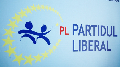 Pe ultima suta de metri, un candidat liberal a anuntat ca s-a retras din campania electorala: "Actualul scrutin este unul dintre cele mai murdare de interese obscure" Pe ultima suta de metri, un candidat liberal a anuntat ca s-a retras din campania electorala: "Actualul scrutin este unul dintre cele mai murdare de interese obscure"