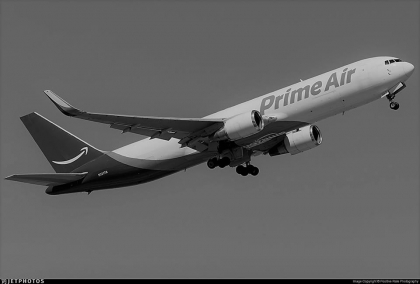 Un avion cargo Boeing 767 s-a prabusit in timpul unei manevre, in Texas Un avion cargo Boeing 767 s-a prabusit in timpul unei manevre, in Texas