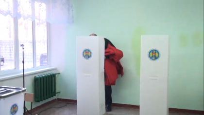 Socialistul Vasile Bolea, candidat pe circumscritia numarul 24 si-a exercitat dreptul la vot: "Am votat o echipa care va aduce o schimbare spre bine cetatenilor Republicii Moldova" - GALERIE FOTO Socialistul Vasile Bolea, candidat pe circumscritia numarul 24 si-a exercitat dreptul la vot: "Am votat o echipa care va aduce o schimbare spre bine cetatenilor Republicii Moldova" - GALERIE FOTO