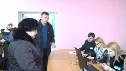 Liberalul Dorin Chirtoaca a votat: "Am votat pentru a pune temelia unirii" - GALERIE FOTO