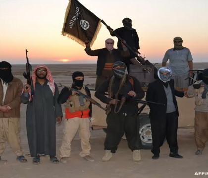 Stare de urgenta in Irak. Islamistii extremisti avanseaza intr-o ofensiva fulgeratoare. SUA, gata sa atace Stare de urgenta in Irak. Islamistii extremisti avanseaza intr-o ofensiva fulgeratoare. SUA, gata sa atace
