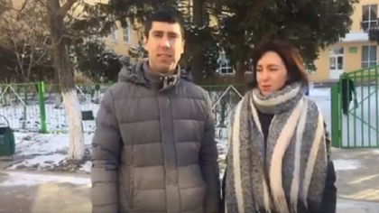 Maia Sandu, inainte de a merge la sectia de vot: "Avem mai multe semnale cand oamenilor li s-a cerut sa semneze pentru referendum fara sa-i intrebe daca vor sa voteze sau nu la plebiscit" Maia Sandu, inainte de a merge la sectia de vot: "Avem mai multe semnale cand oamenilor li s-a cerut sa semneze pentru referendum fara sa-i intrebe daca vor sa voteze sau nu la plebiscit"